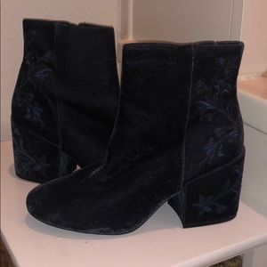 Kenneth Cole booties